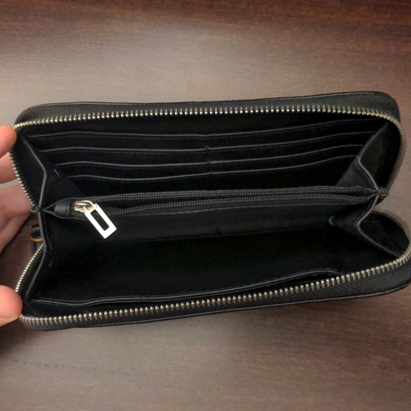 Black Guess wallet - Picture 6 of 6
